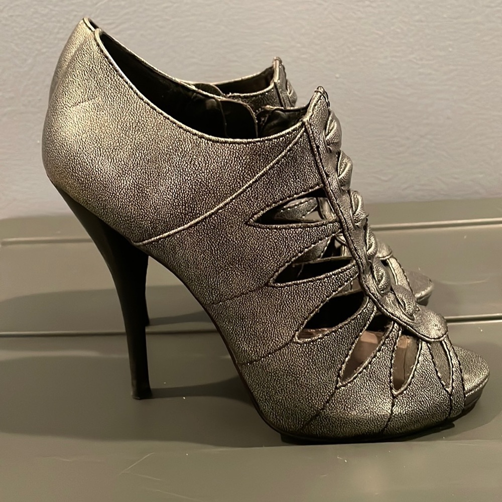 Metallic Grey Heels!